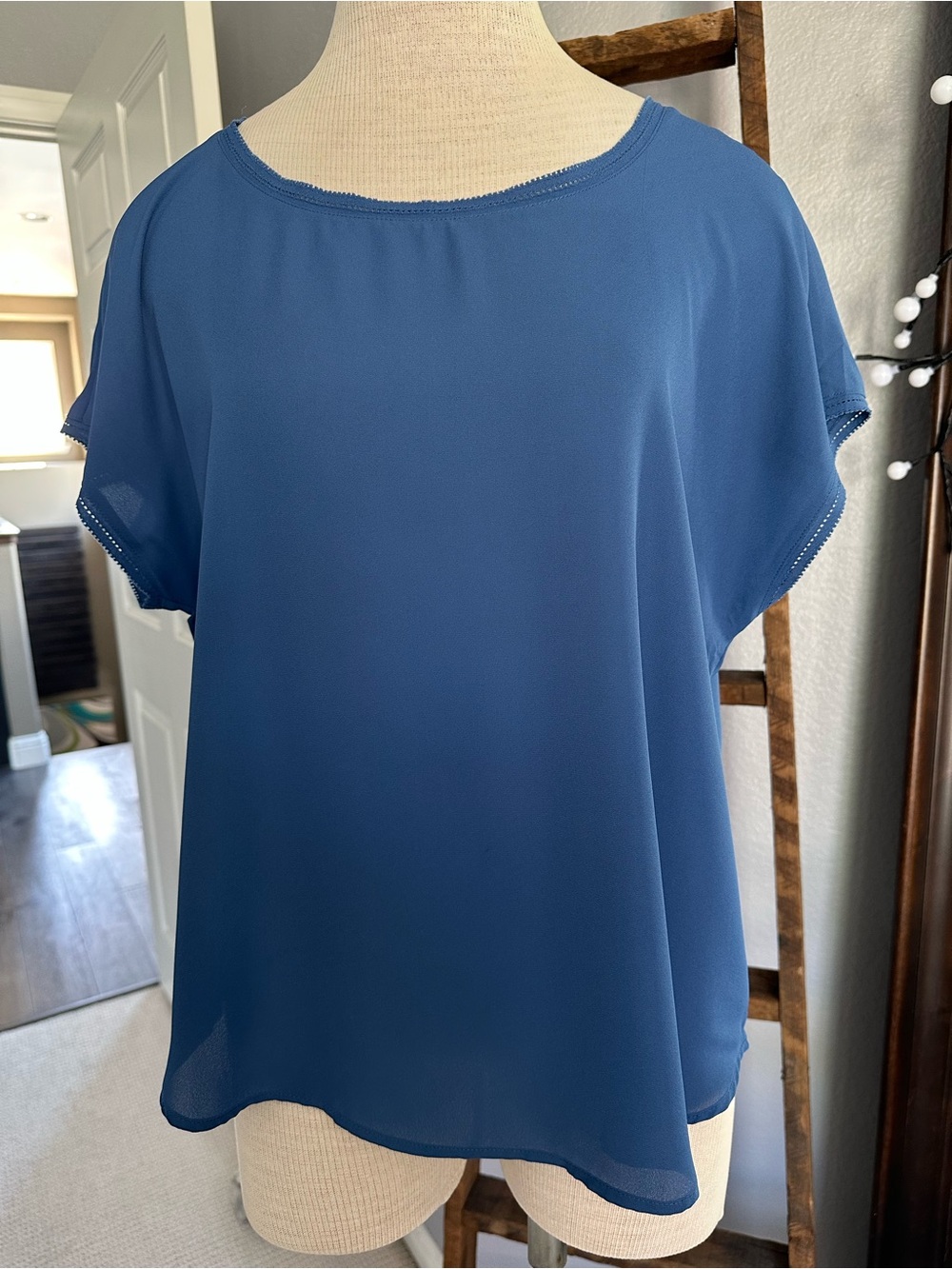 Banana Republic slate blue top size medium